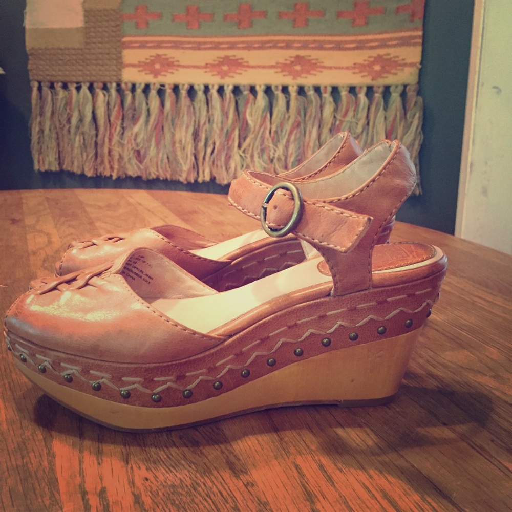 FRYE “Blair” Peep Toe Platform Sandals — size 7.5M